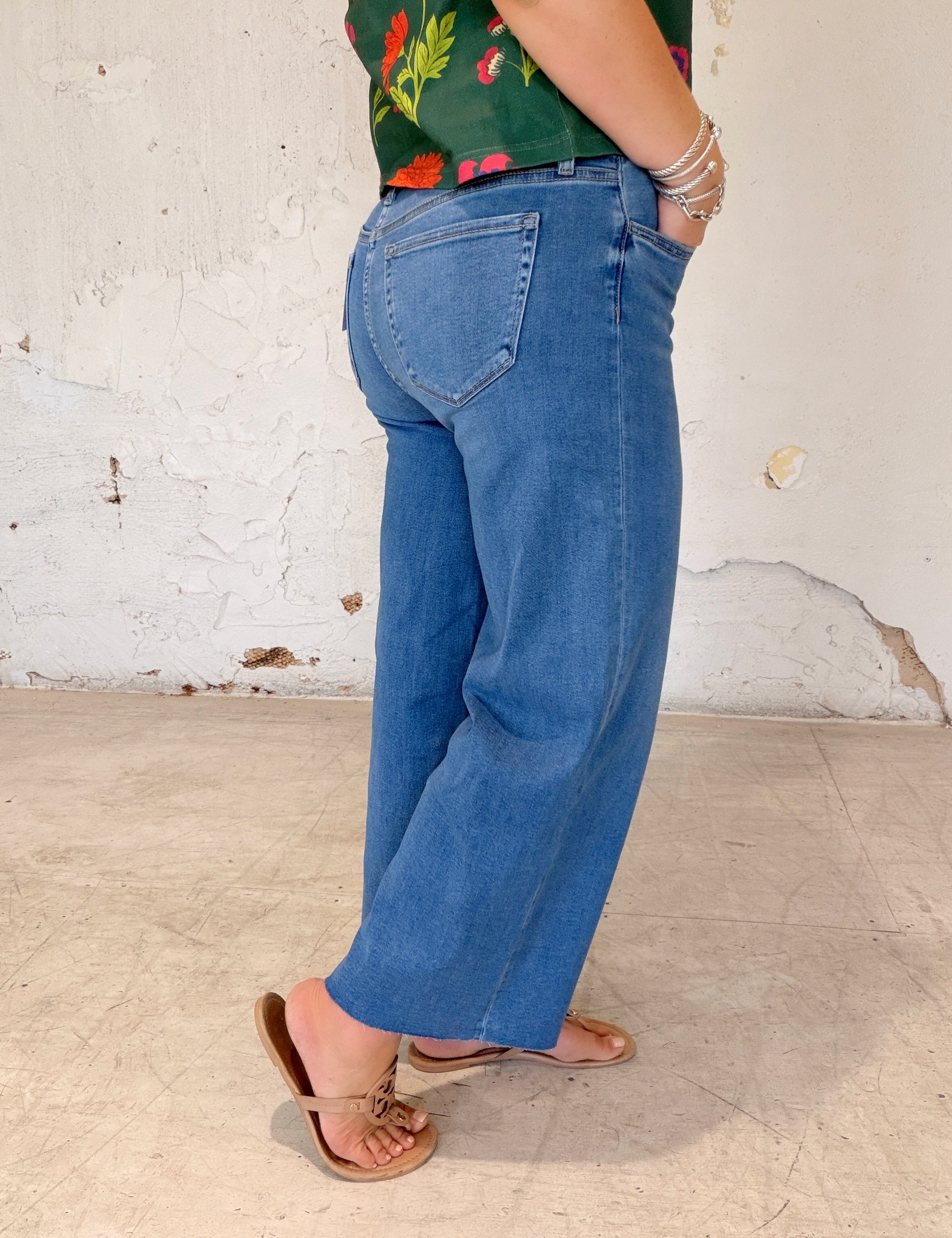 Vervet Aileeah Super Soft Slim Wide Leg Jeans